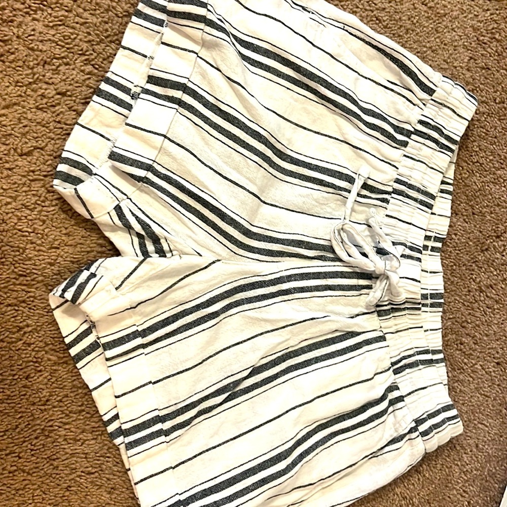 worn once black and white striped old navy size small shorts